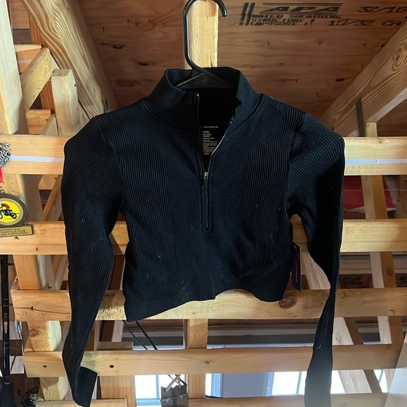 NWT No Boundaries Women Top - Picture 1 of 3